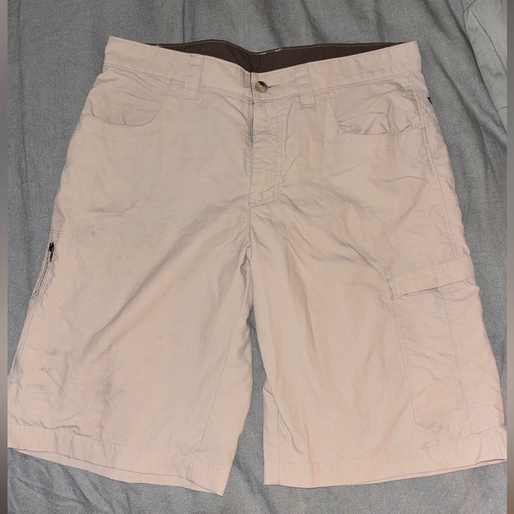 Columbia Men's Light Tan Cargo Shorts